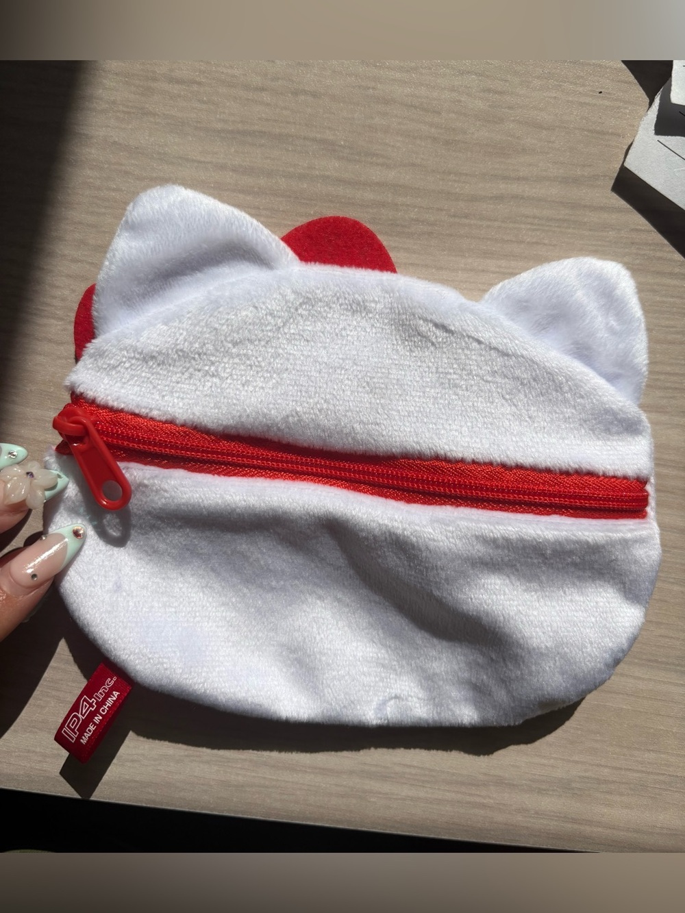 Hello Kitty Plush Small Pouch โค๏ธ - Picture 2 of 2